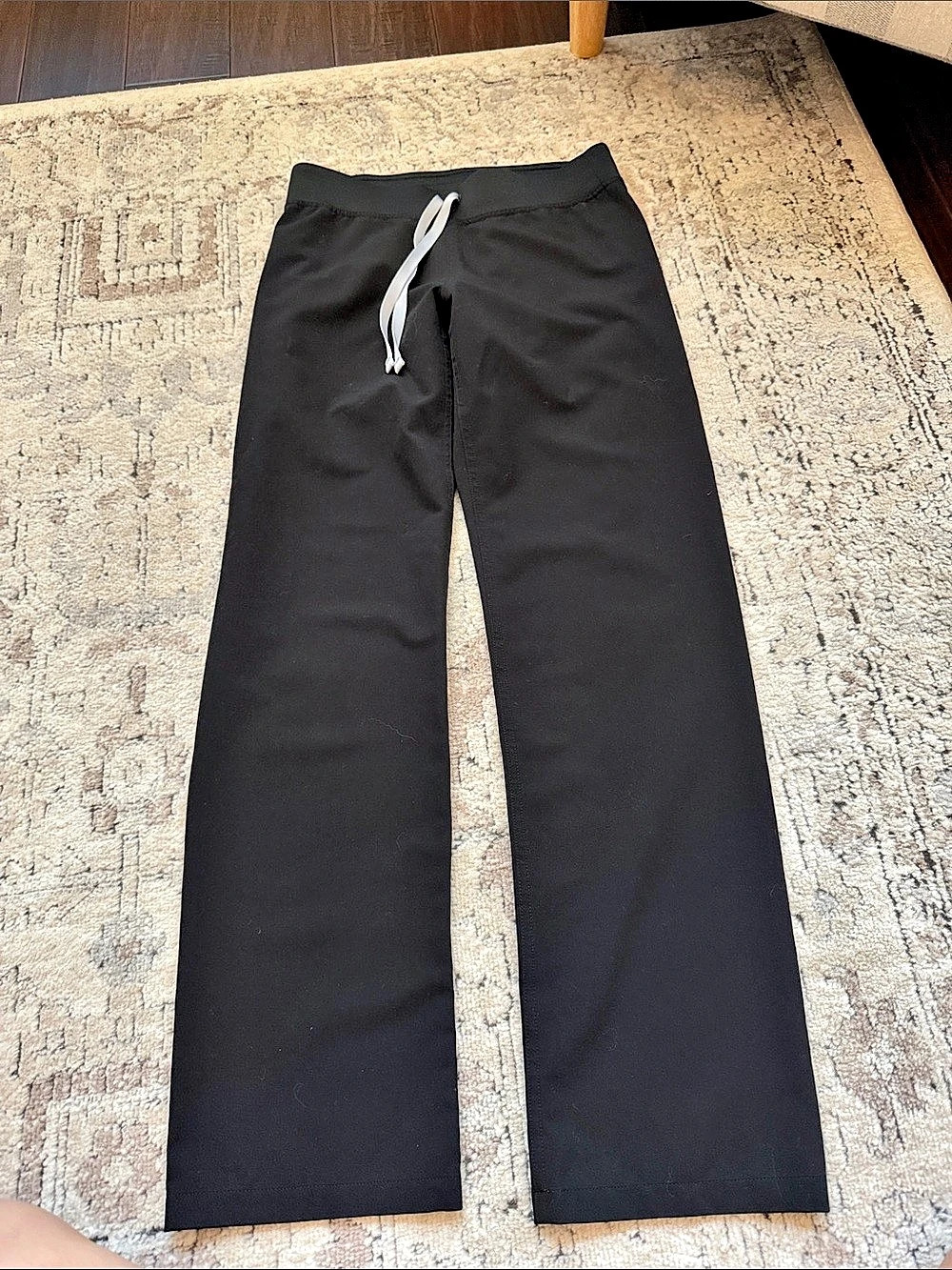 FIGS Leighton scrub pants